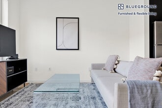 333 Great River Rd in Somerville, MA - Building Photo - Building Photo