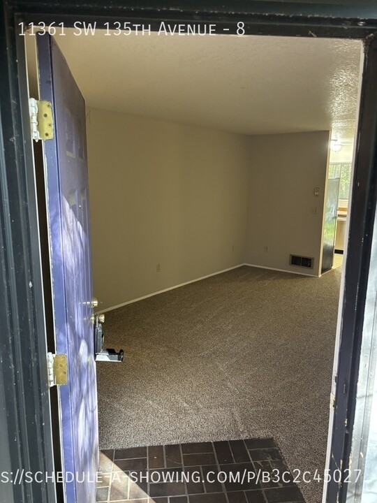 11361 SW 135th Ave in Portland, OR - Building Photo