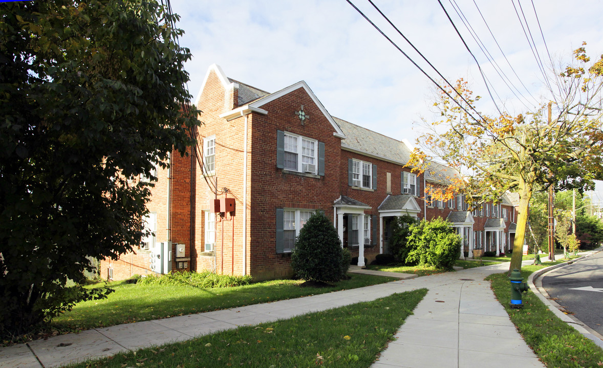 4820-4832 Reservoir Rd NW in Washington, DC - Foto de edificio