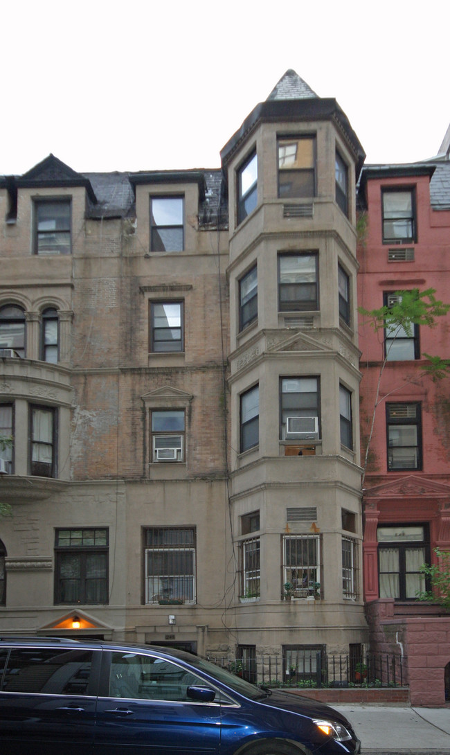 245 W 76th St in New York, NY - Foto de edificio - Building Photo