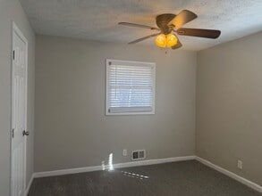 103 Forest Wood Dr in Griffin, GA - Building Photo - Building Photo