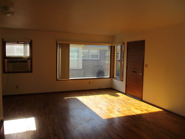 905 W 10th St, Unit 905 in The Dalles, OR - Building Photo - Building Photo