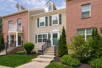 114 Highbluffs Blvd in Columbus, OH - Building Photo - Building Photo