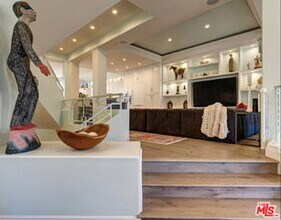 129 Channel Pointe Ct in Marina Del Rey, CA - Building Photo - Building Photo