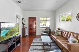 6922 Greeley St in Los Angeles, CA - Building Photo - Building Photo