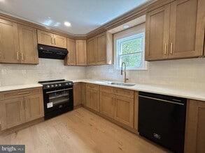 5 Locust St in West Chester, PA - Building Photo - Building Photo