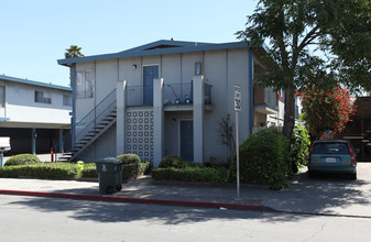 3232-3238 Rolison Rd in Redwood City, CA - Building Photo - Building Photo