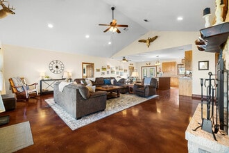 359 Sagebiel Ranch Rd in Fredericksburg, TX - Building Photo - Building Photo