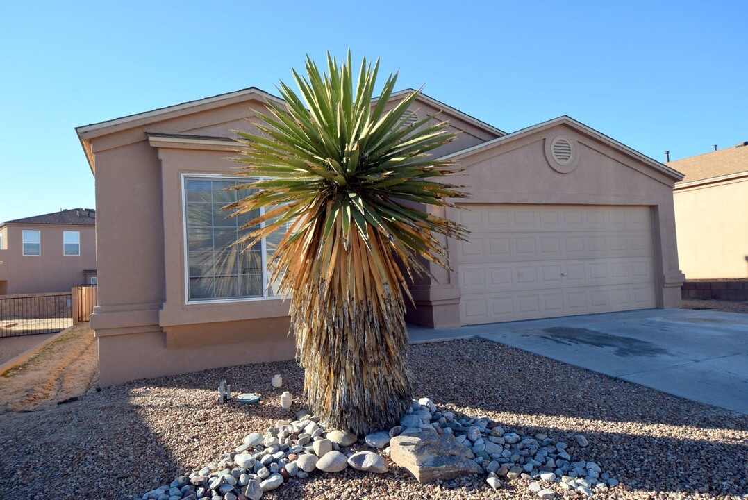 8514 Zydecko Ave SW in Albuquerque, NM - Building Photo