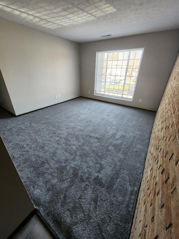 property at 1103 W Maple St