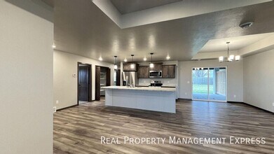 Modern 3-Bedroom Home with Convenience & S in Harrisburg, SD - Building Photo - Building Photo