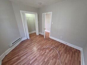 4917 Wissahickon Ave in Philadelphia, PA - Foto de edificio - Building Photo