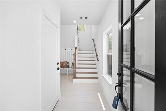 712 W Donovan St in Houston, TX - Building Photo - Building Photo