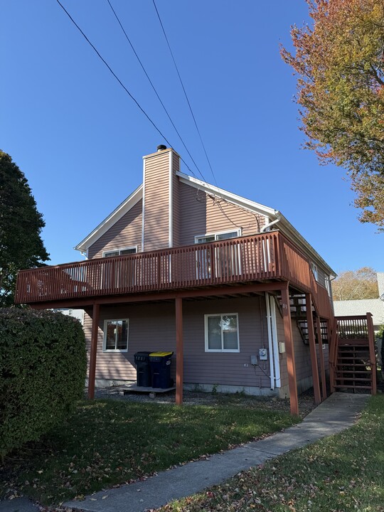 43 Maywood Rd in Narragansett, RI - Building Photo