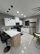 1421 E Iris Ave in McAllen, TX - Building Photo - Building Photo