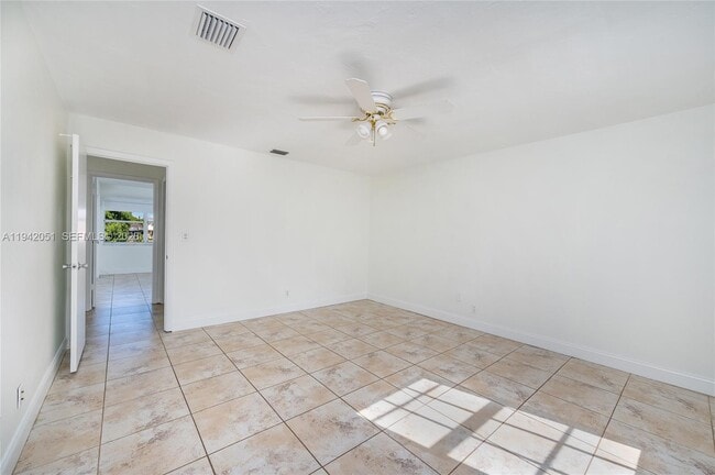 1345 W 71st St in Hialeah, FL - Building Photo - Building Photo