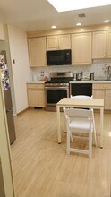 12 Van Gogh Ln in Airmont, NY - Building Photo - Building Photo