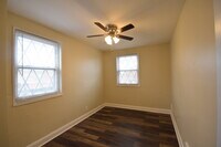 1217 N Augusta Ave photo'