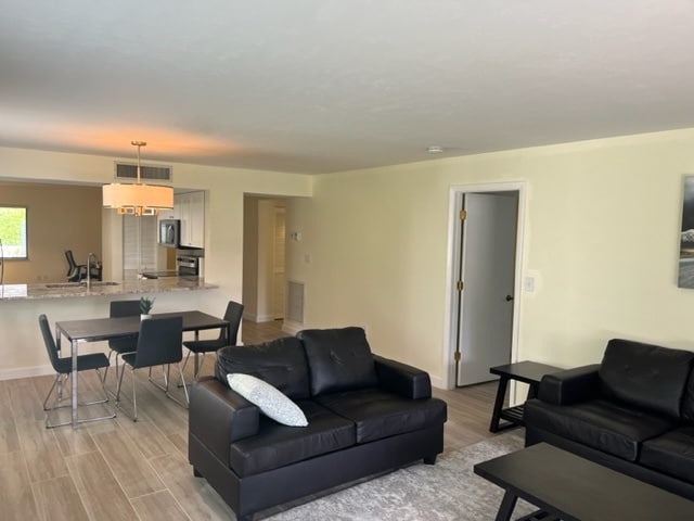 property at 910 Vanderbilt Beach Rd