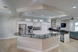 5606 Pershing Ave in Fort Worth, TX - Building Photo - Building Photo