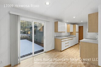 17009 Hermosa Rd in Bend, OR - Building Photo - Building Photo