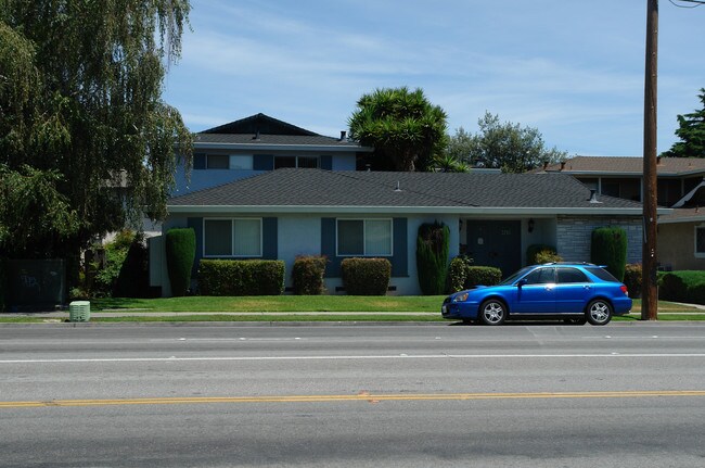 3265 Homestead Rd in Santa Clara, CA - Building Photo - Building Photo