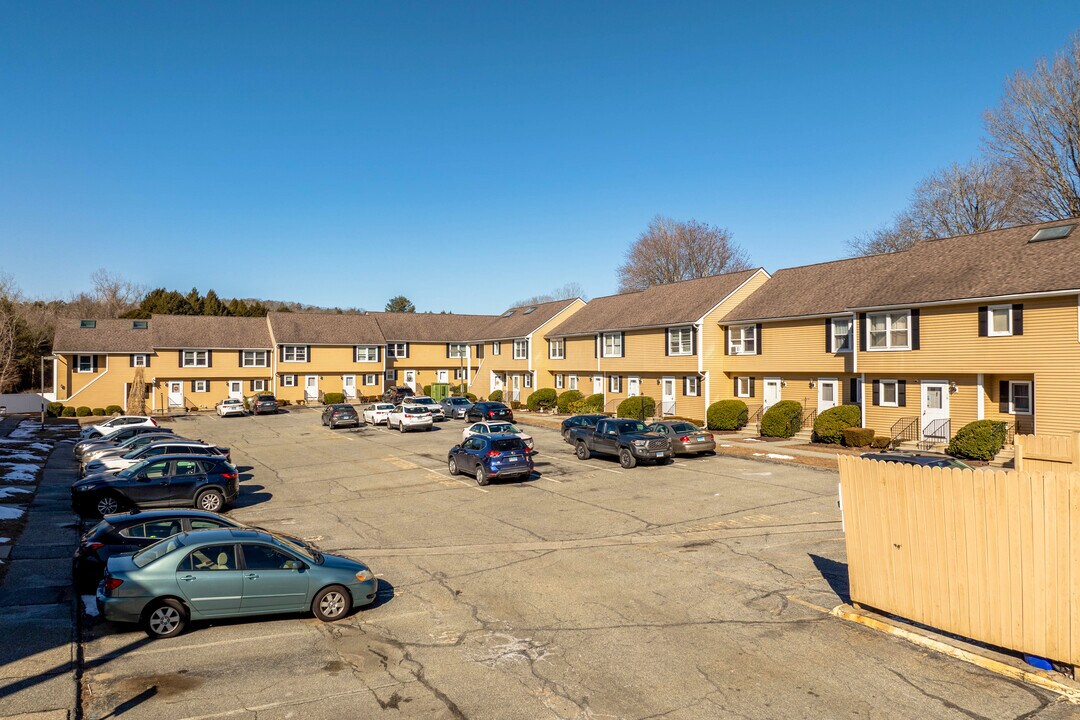 Pachaug River Commons in Jewett City, CT - Building Photo