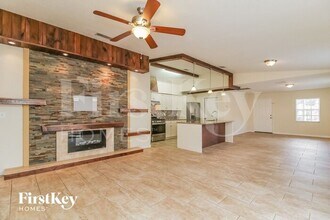 8443 N River Dune St in Tampa, FL - Building Photo - Building Photo