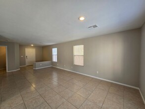 1213 Dream Bridge Dr in Las Vegas, NV - Building Photo - Building Photo