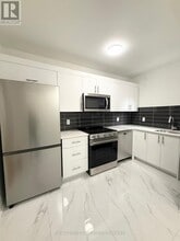 235 Cooper St in Ottawa, ON - Building Photo - Building Photo