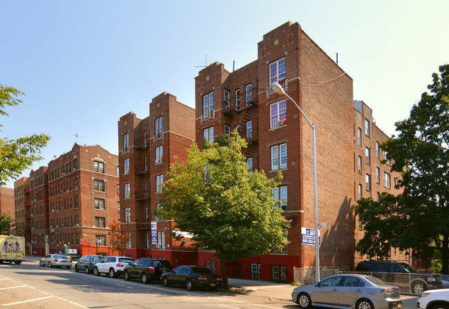 3034 Grand Concourse in Bronx, NY - Building Photo - Building Photo