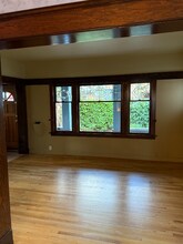 6547 Greenwood Ave N in Seattle, WA - Foto de edificio - Building Photo