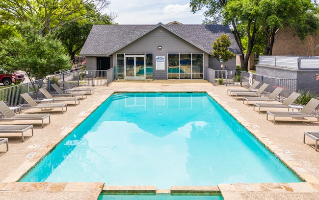 5Fifty Apartments in San Antonio, TX - Building Photo - Building Photo