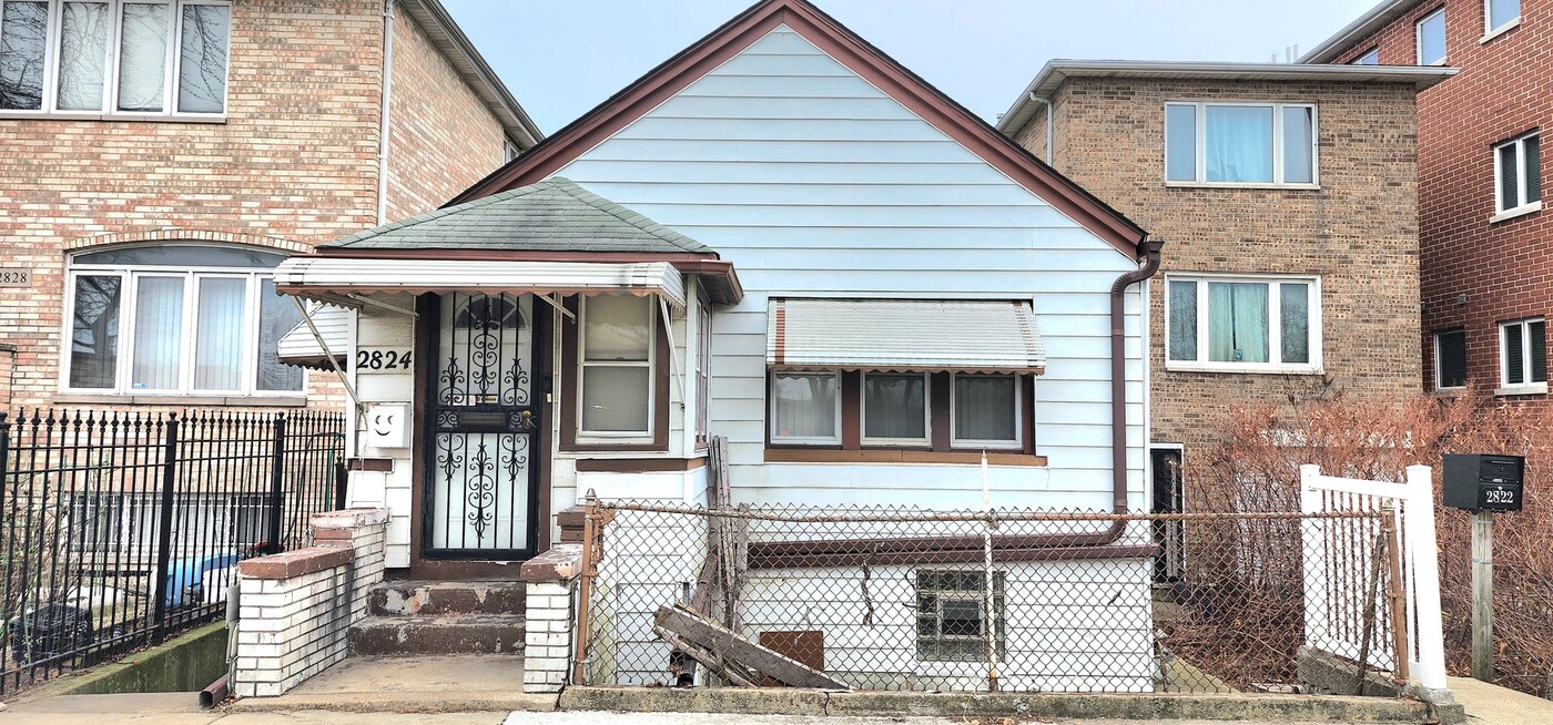 2824 S Poplar Ave in Chicago, IL - Building Photo