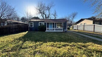 716 Gardiner St in Arlington, TX - Building Photo