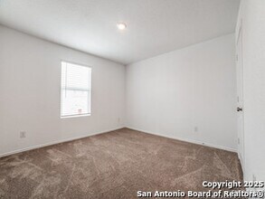 2810 Millikan Dr in Converse, TX - Building Photo - Building Photo