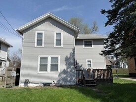 1807 Martin Luther King Jr Dr in Jackson, MI - Building Photo