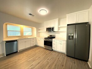 2177 Weston Way in Merced, CA - Building Photo - Building Photo