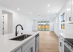 1083 Camomile Dr in Plumas Lake, CA - Building Photo - Building Photo