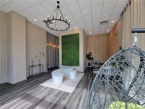 525 Parkway Dr NE in Atlanta, GA - Building Photo - Building Photo