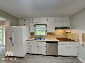 838 Cone Rd in Forest Park, GA - Building Photo - Building Photo