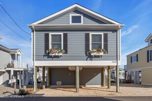3336 Teal Ln in Lavallette, NJ - Building Photo