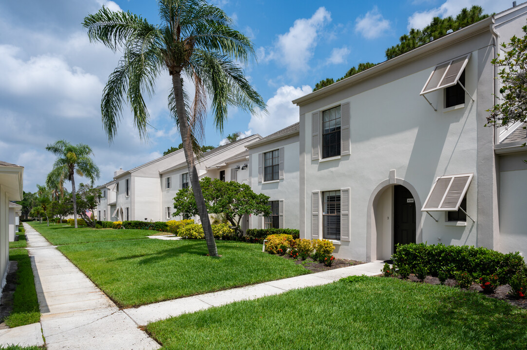 Bordeaux Village I in Clearwater, FL - Building Photo