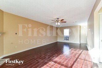 7749 Roxshire Cove in Memphis, TN - Foto de edificio - Building Photo
