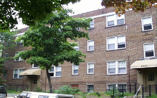 2419 Ontario Rd NW in Washington, DC - Foto de edificio - Building Photo