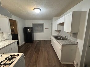 2811 Lyndale Ave N in Minneapolis, MN - Building Photo - Building Photo