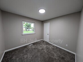 2404 S 124th E Ave in Tulsa, OK - Building Photo - Building Photo