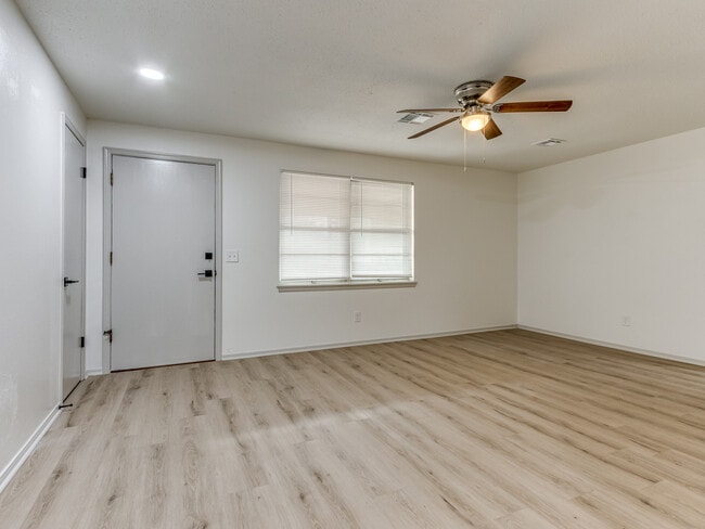 property at 4115 SE 14th St