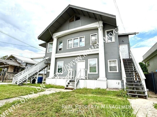property at 1137 W Ashby Pl