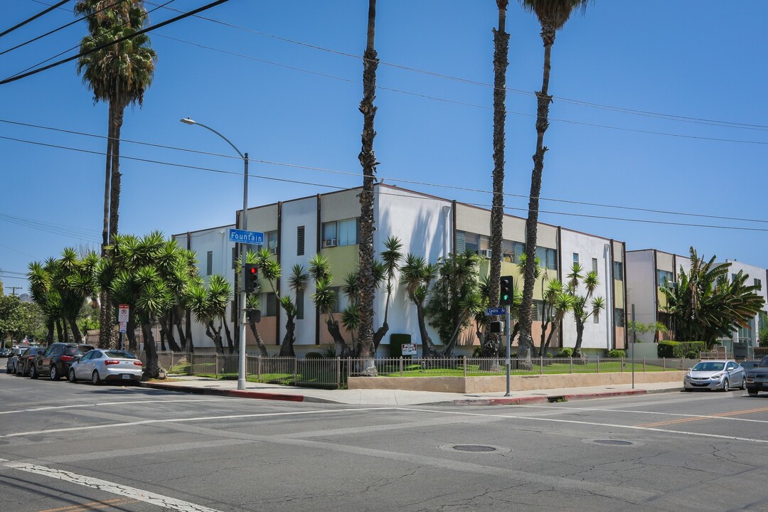 6151 Fountain Ave in Los Angeles, CA - Building Photo